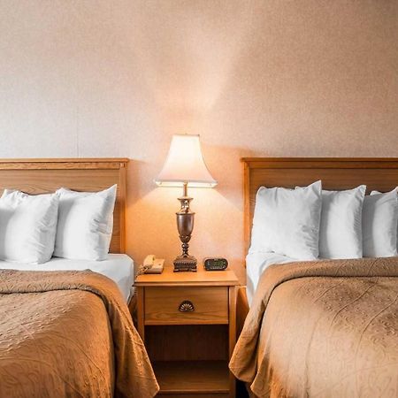 Quality Inn Pittsburgh Airport 오크데일 외부 사진