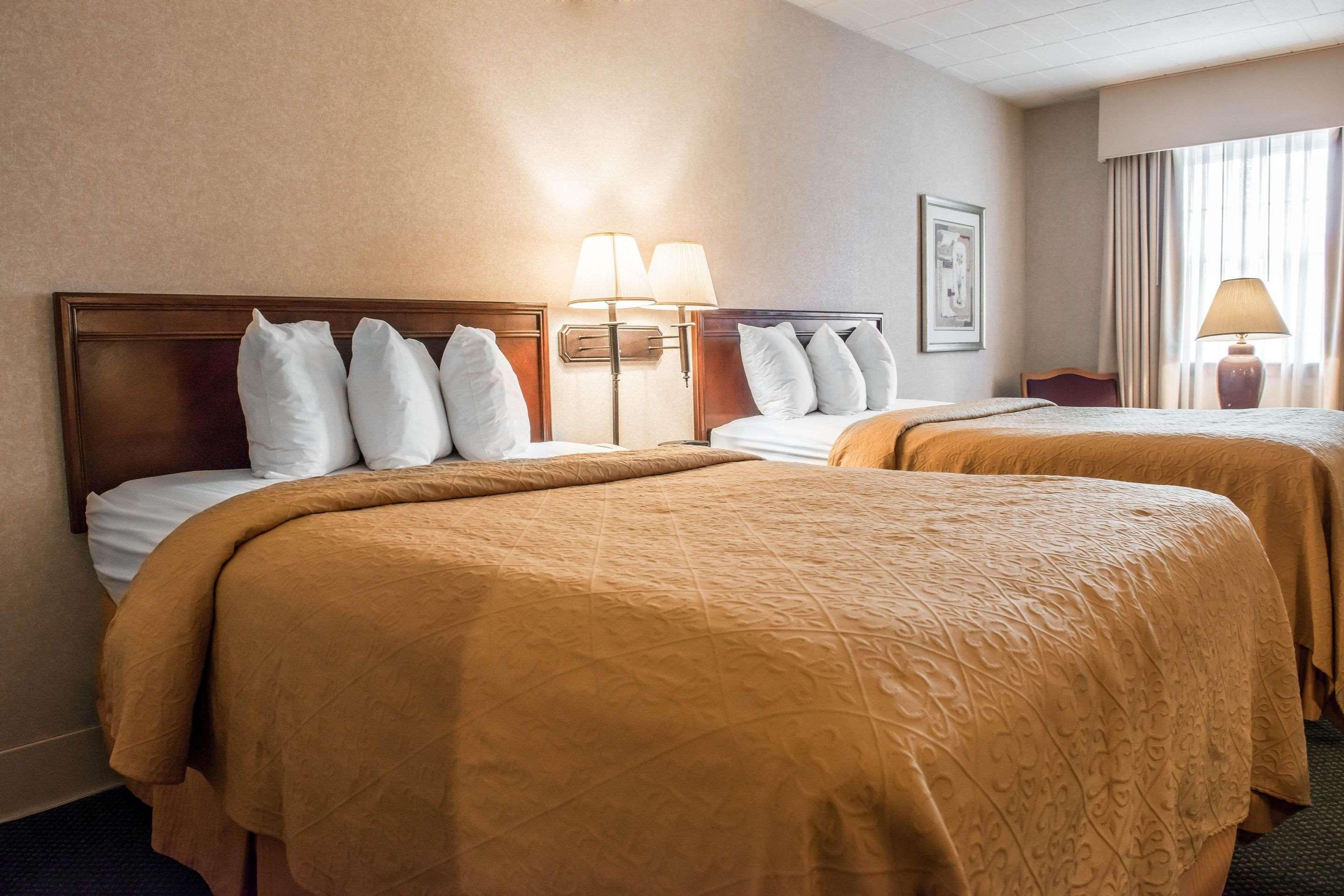 Quality Inn Pittsburgh Airport 오크데일 외부 사진