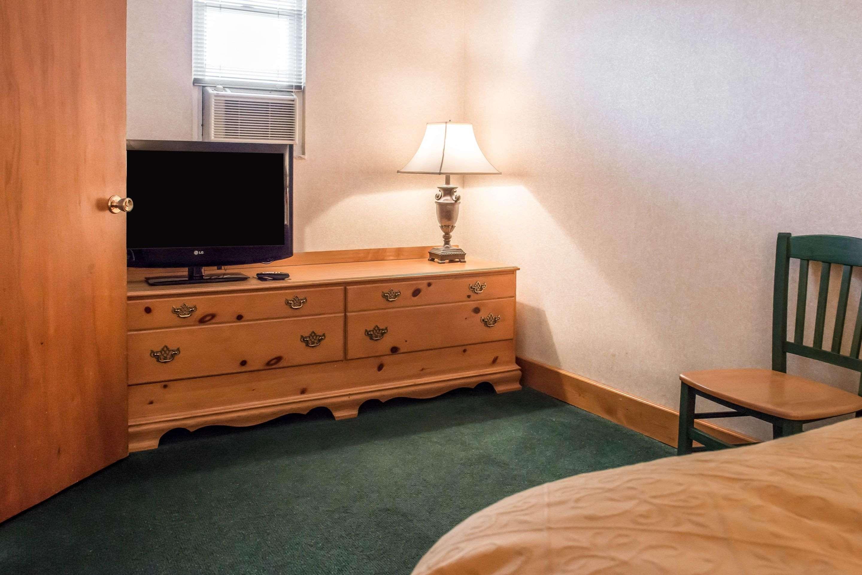 Quality Inn Pittsburgh Airport 오크데일 외부 사진