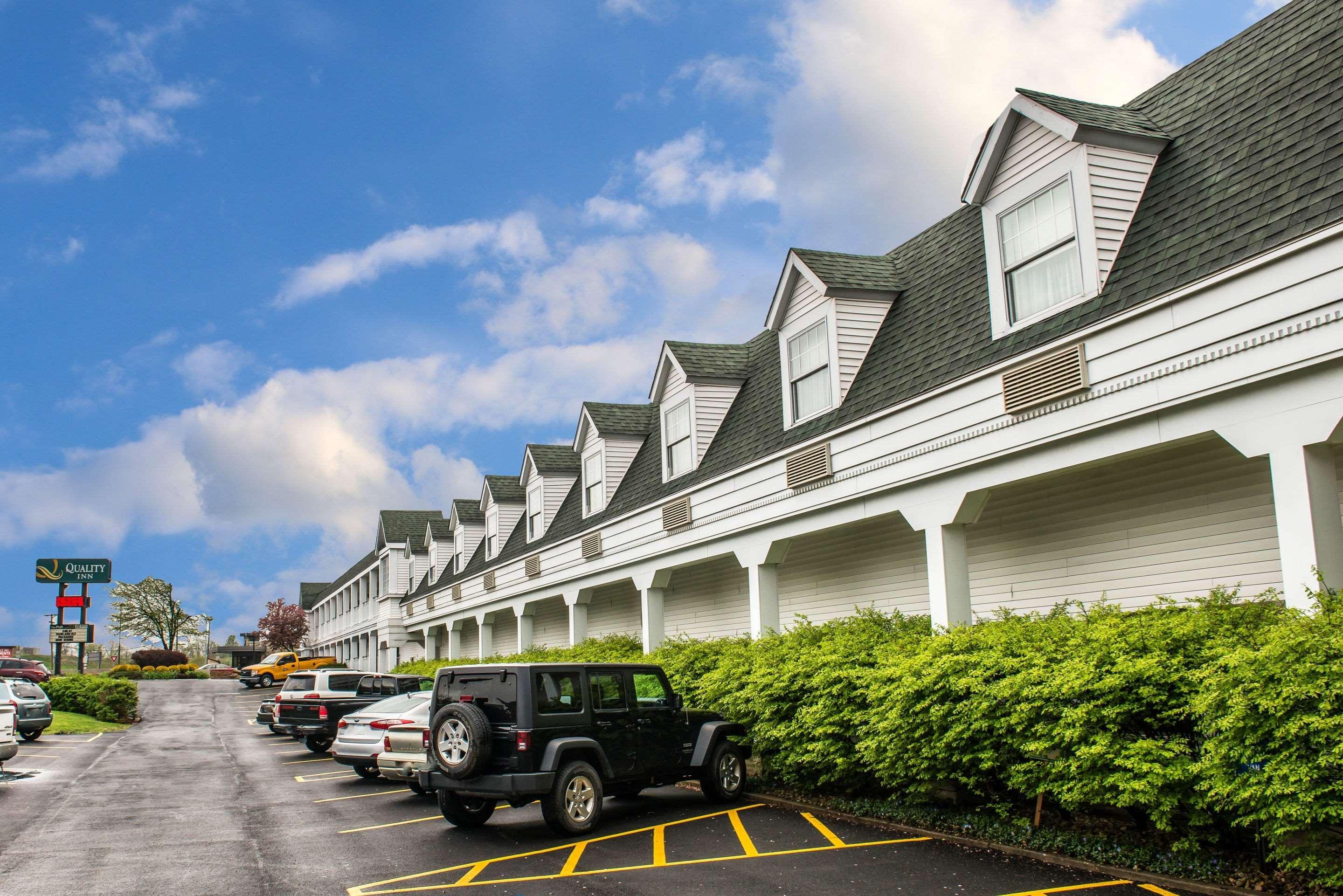 Quality Inn Pittsburgh Airport 오크데일 외부 사진