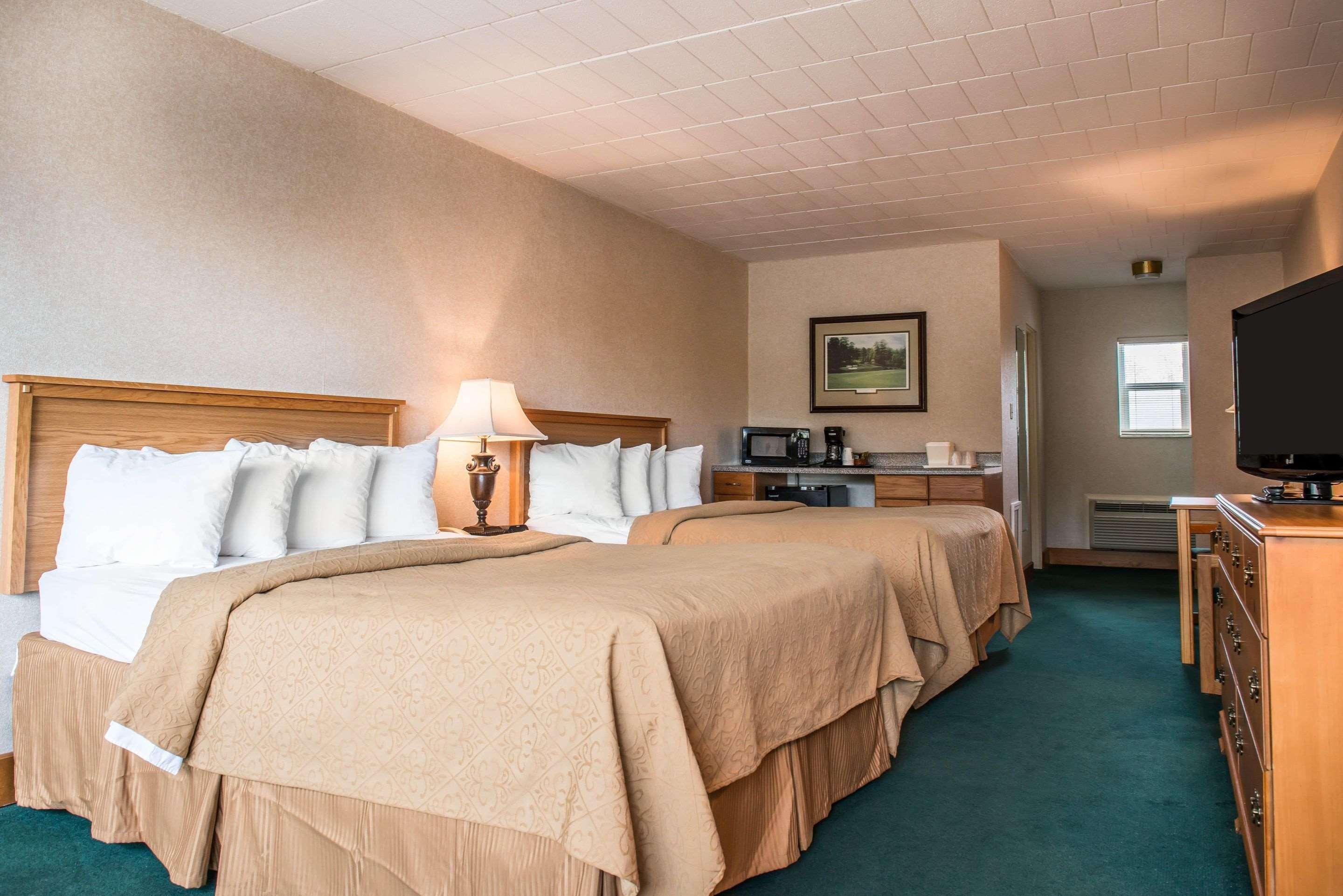 Quality Inn Pittsburgh Airport 오크데일 외부 사진