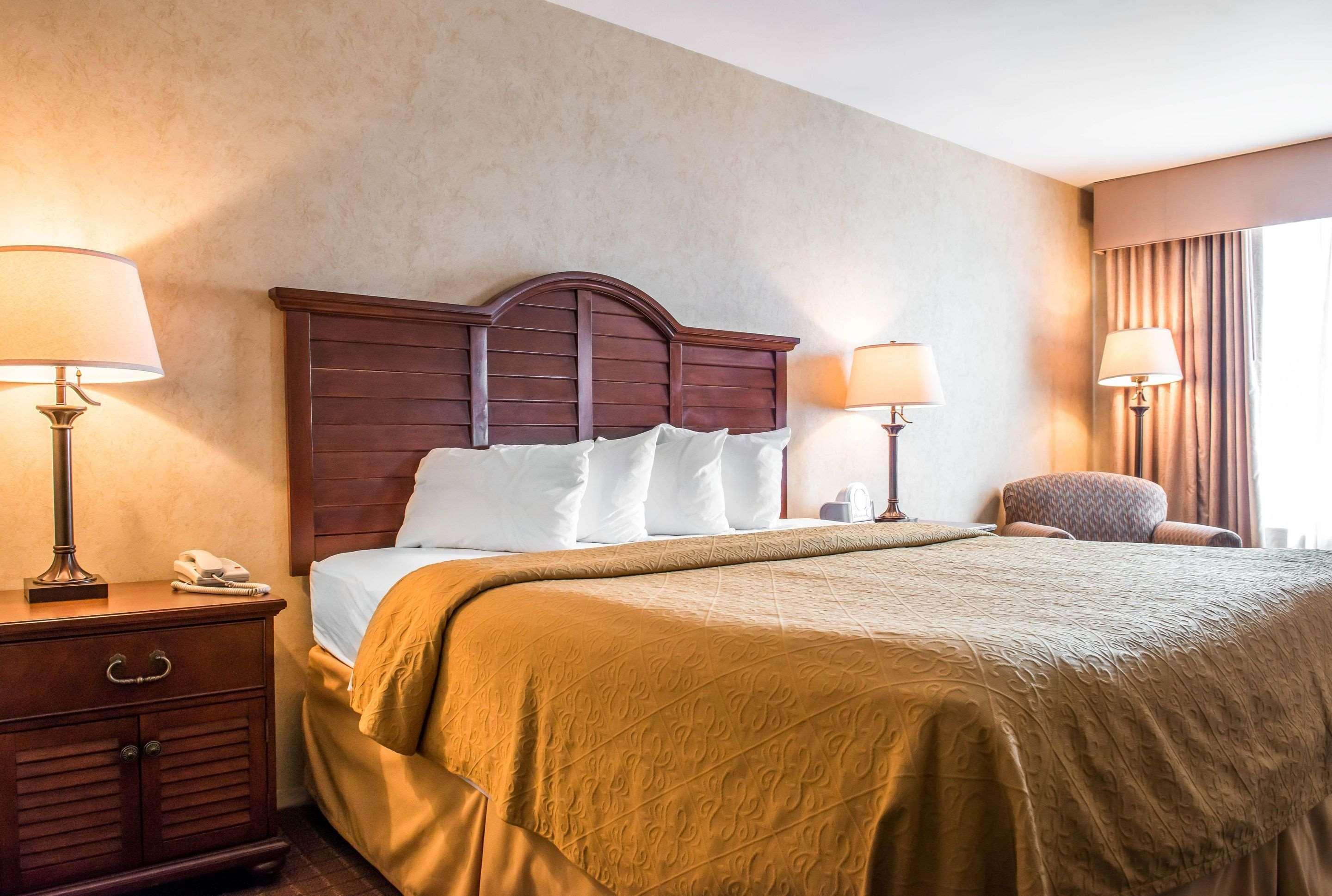Quality Inn Pittsburgh Airport 오크데일 외부 사진