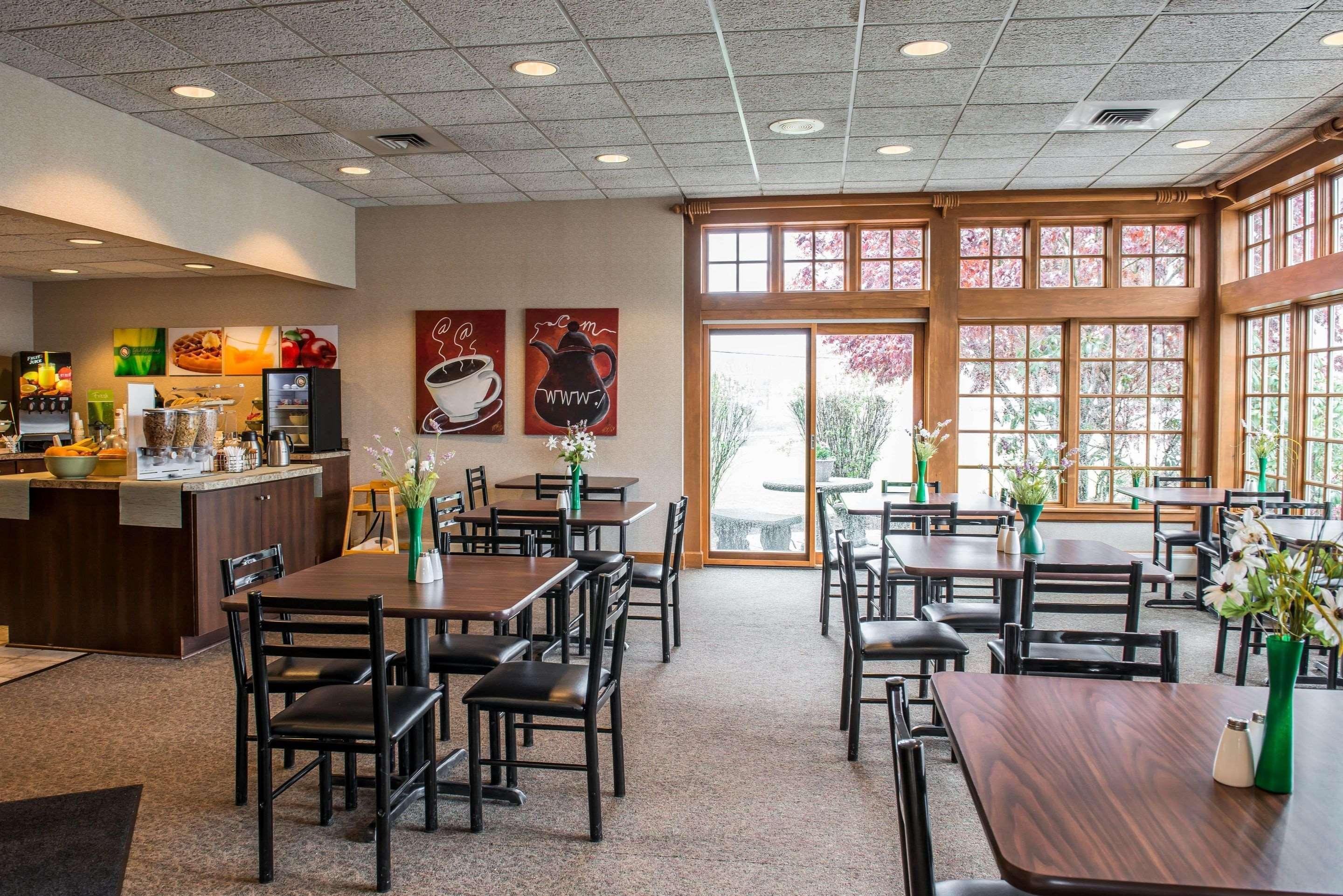 Quality Inn Pittsburgh Airport 오크데일 외부 사진