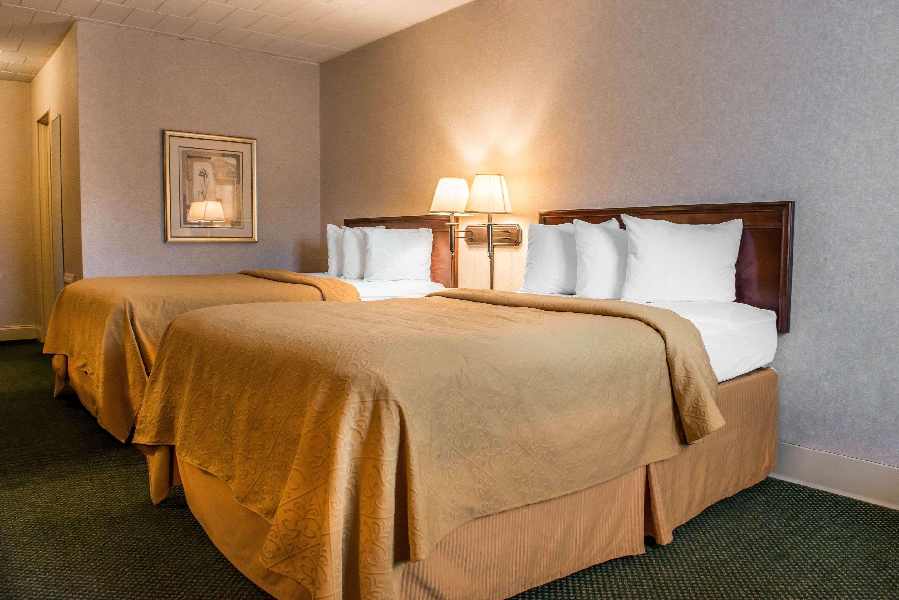 Quality Inn Pittsburgh Airport 오크데일 외부 사진