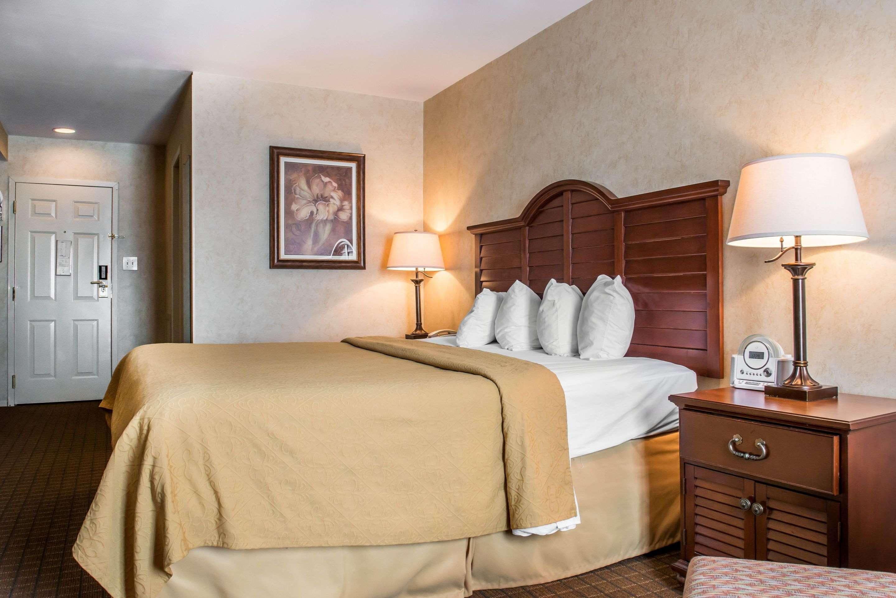 Quality Inn Pittsburgh Airport 오크데일 외부 사진
