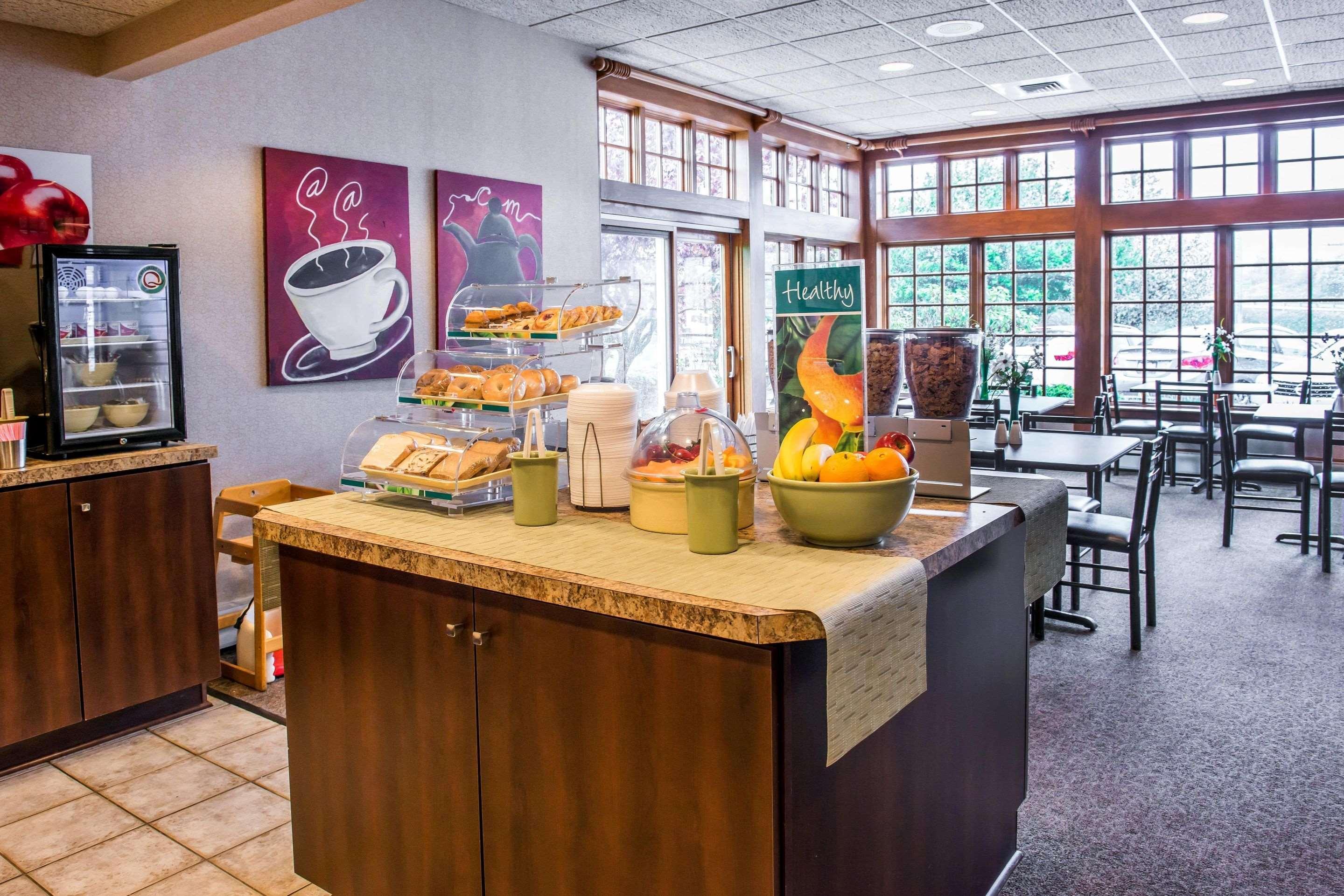 Quality Inn Pittsburgh Airport 오크데일 외부 사진