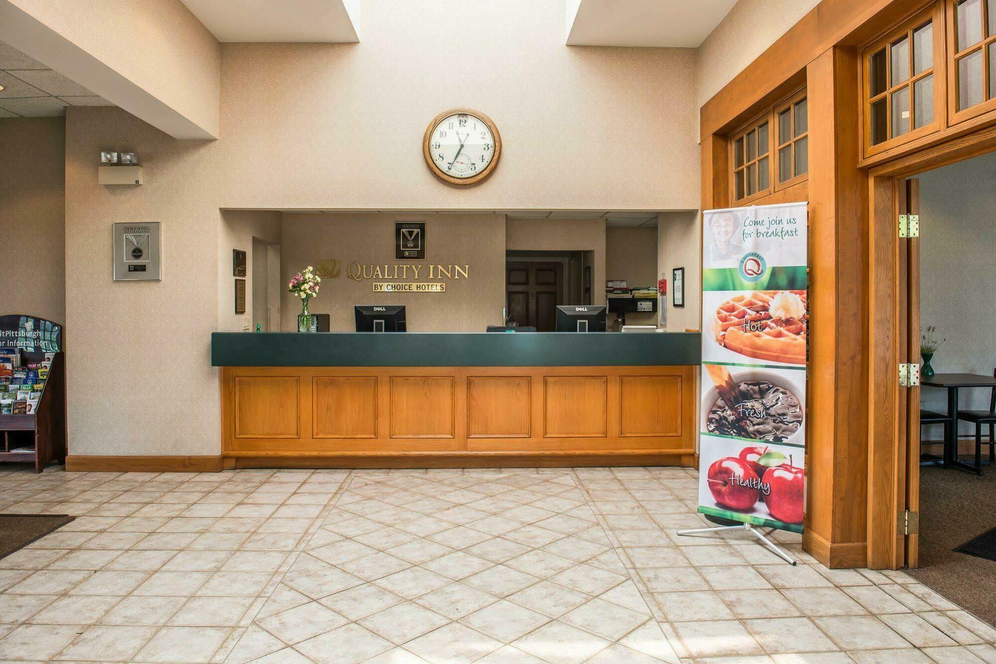 Quality Inn Pittsburgh Airport 오크데일 외부 사진